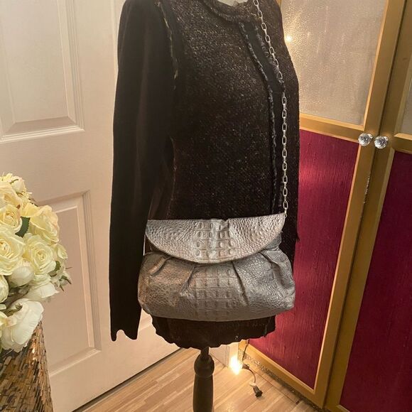 Zara Terez Handbags - Zara Terez genuine alligator skin chain shoulder purse